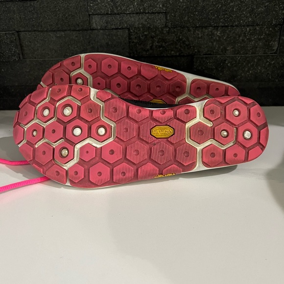 New Balance Minimus - Picture 4 of 4